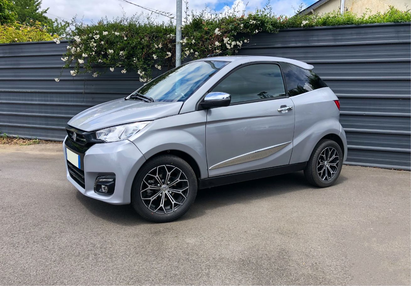 Photo Aixam e-Coupé Premium - Profil