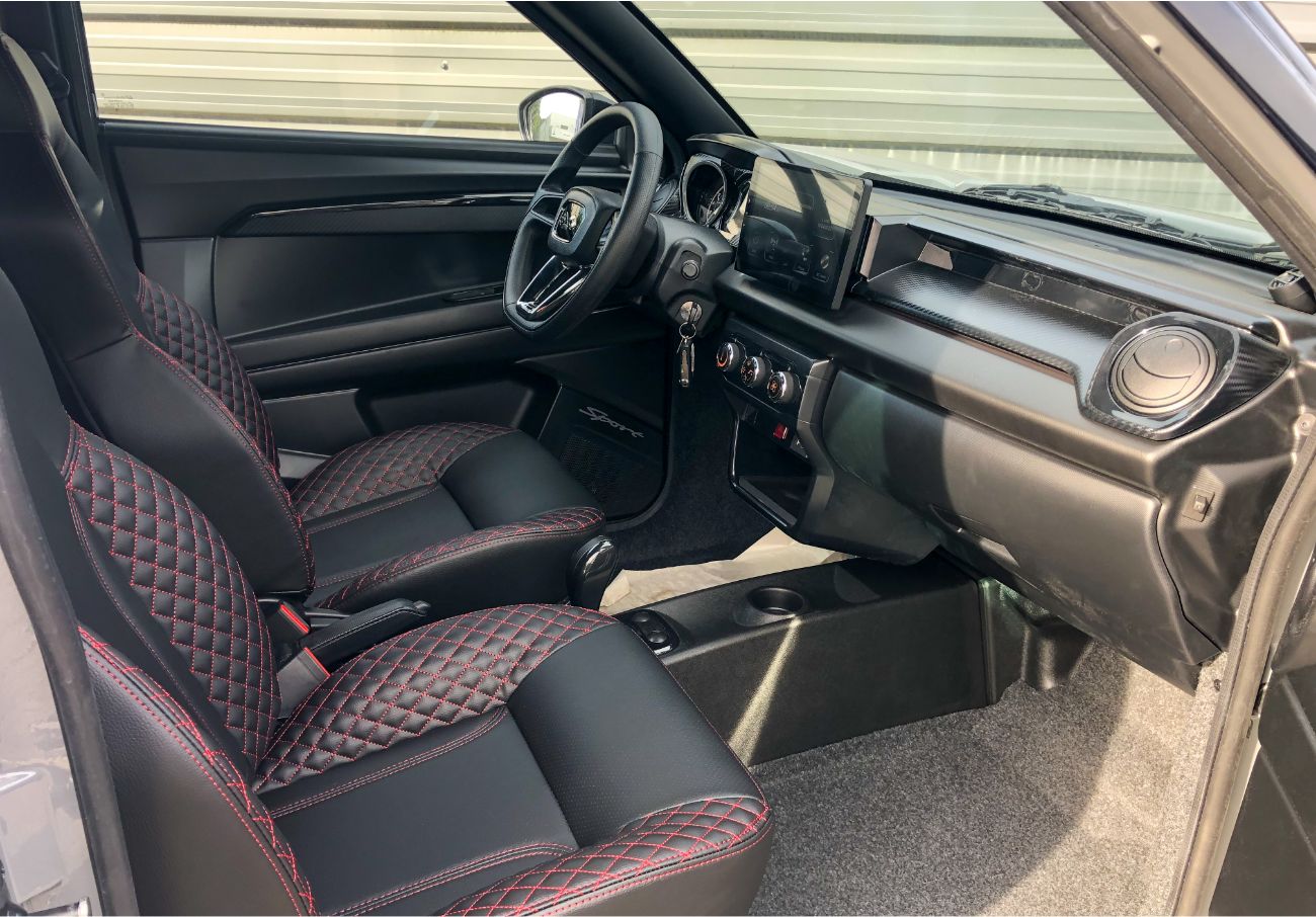 Photo Ligier JS60 Sport Ultimate Gris Asphalt avec intérieur noir - Intérieur