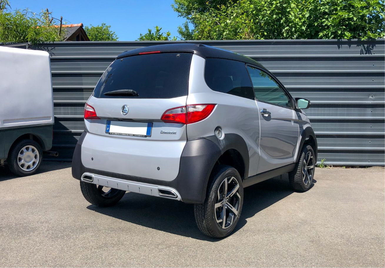 Photo Aixam Crossover Gris clair - Mise en avant