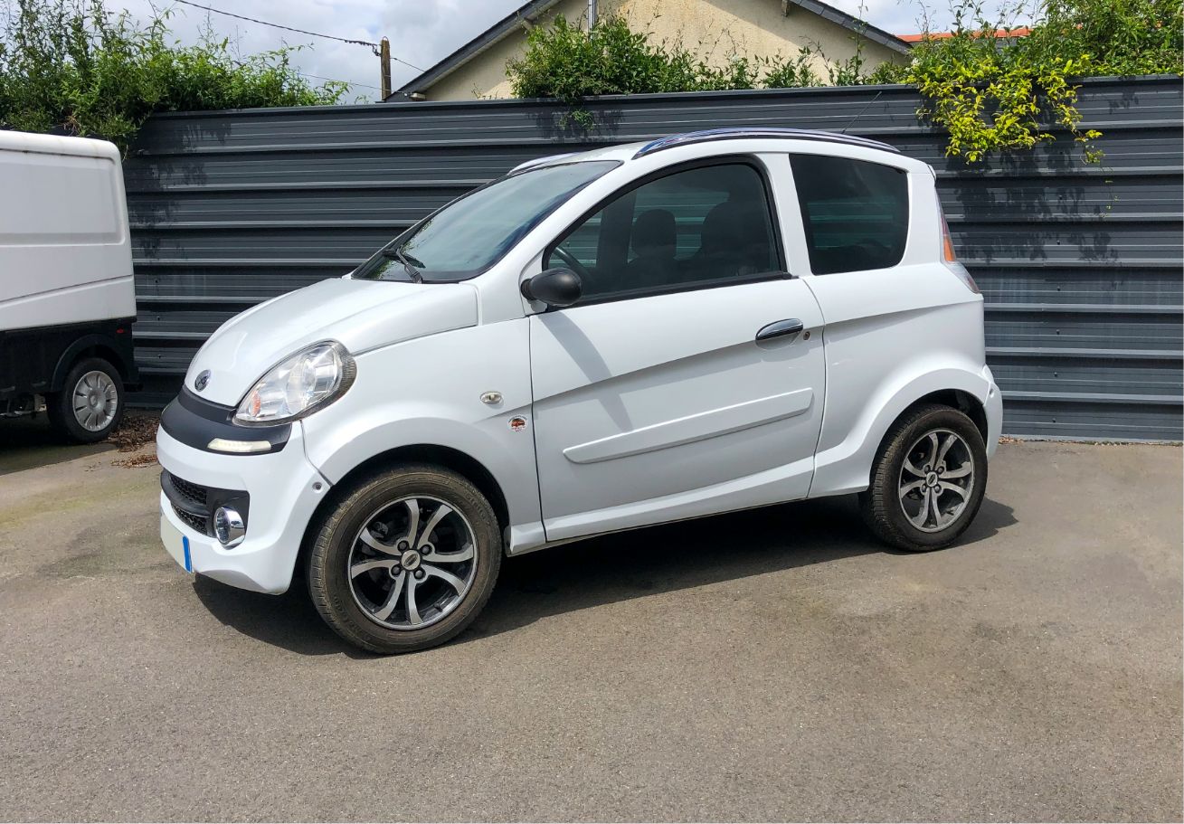 [DEPOT-VENTE] Microcar MGO 2 Blanche - Profil