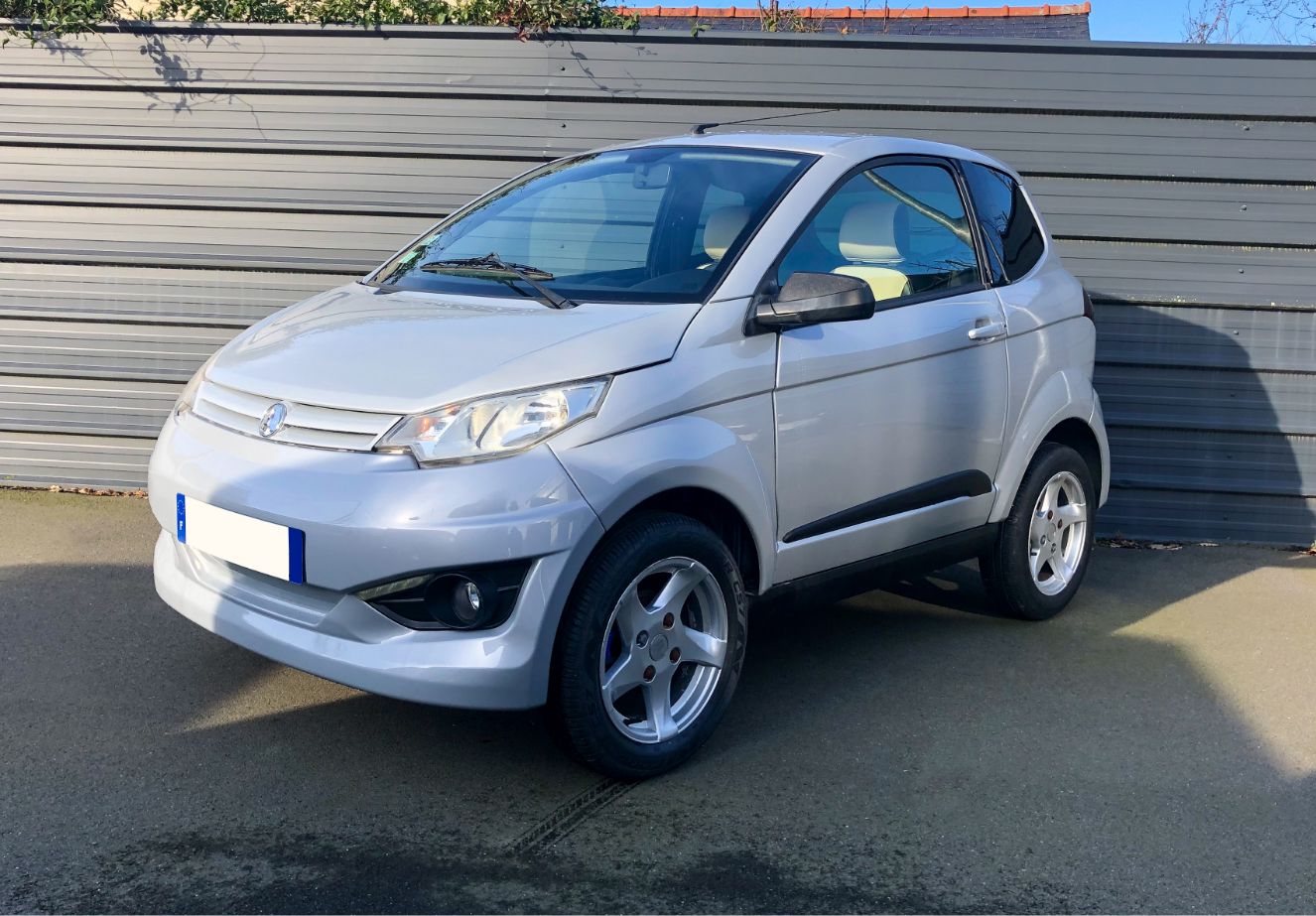 Photo Aixam City gris clair - Avant