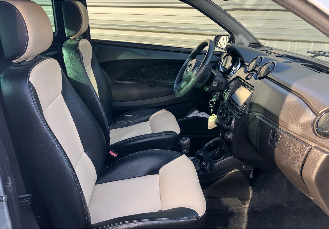 Photo Aixam City gris clair - Intérieur