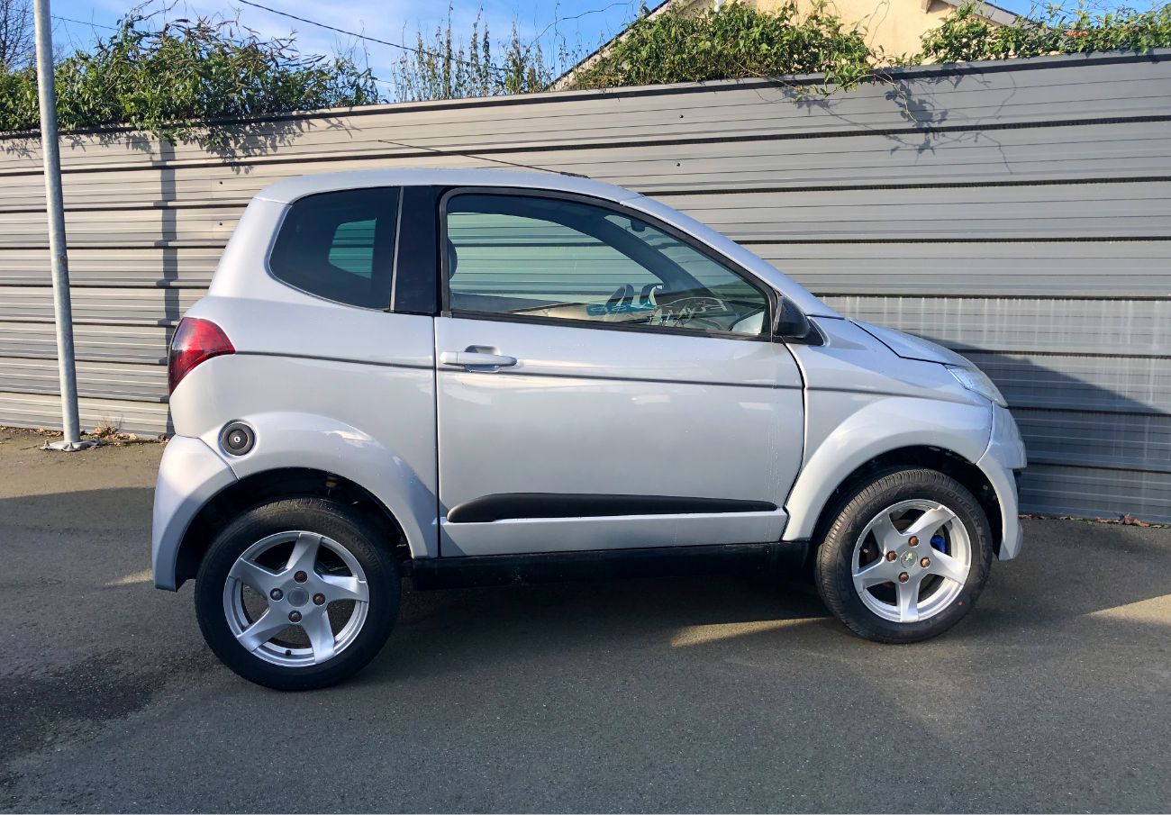 Photo Aixam City gris clair - Profil