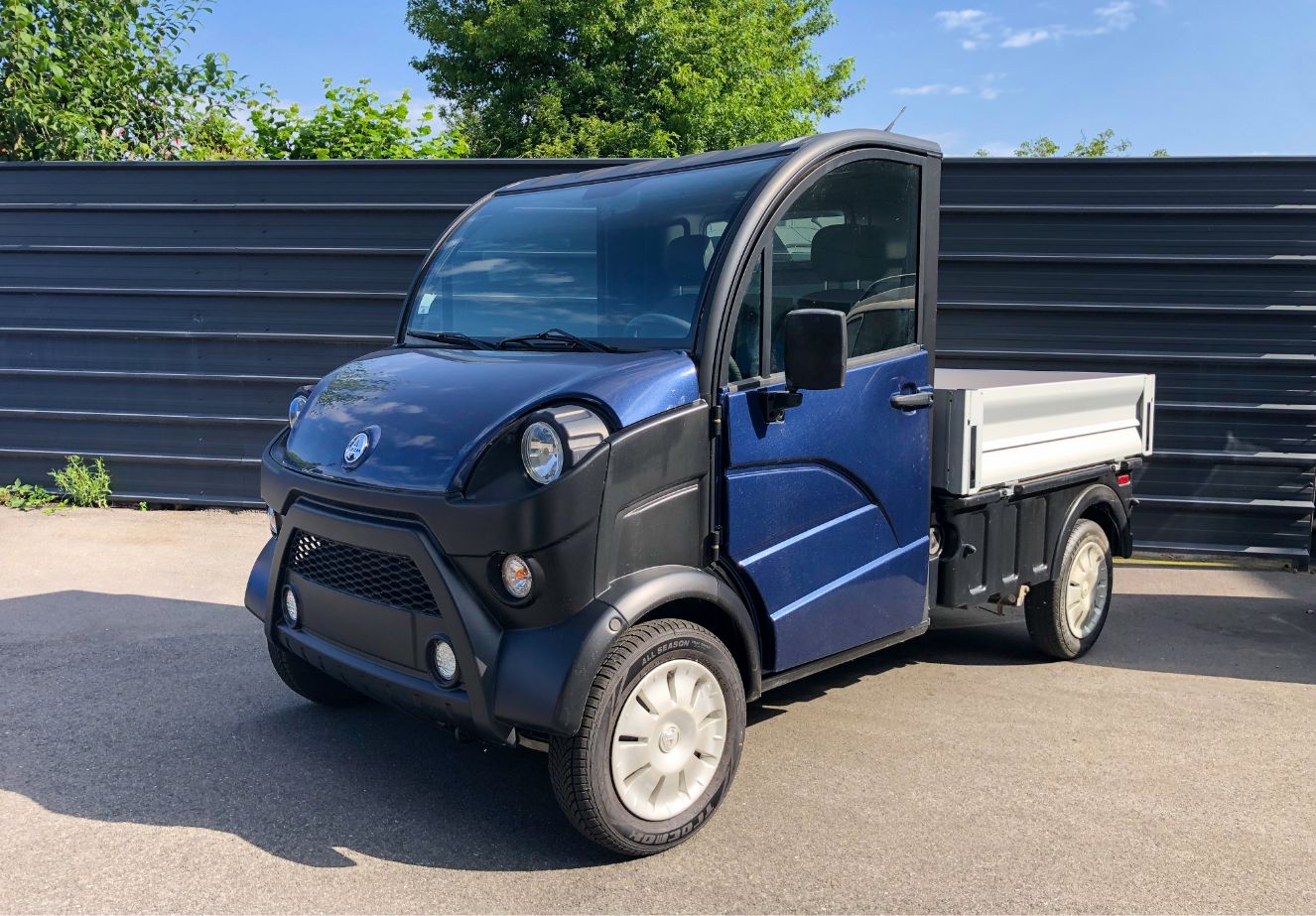 Photo Aixam D-Truck Plateau Bleu - Avant
