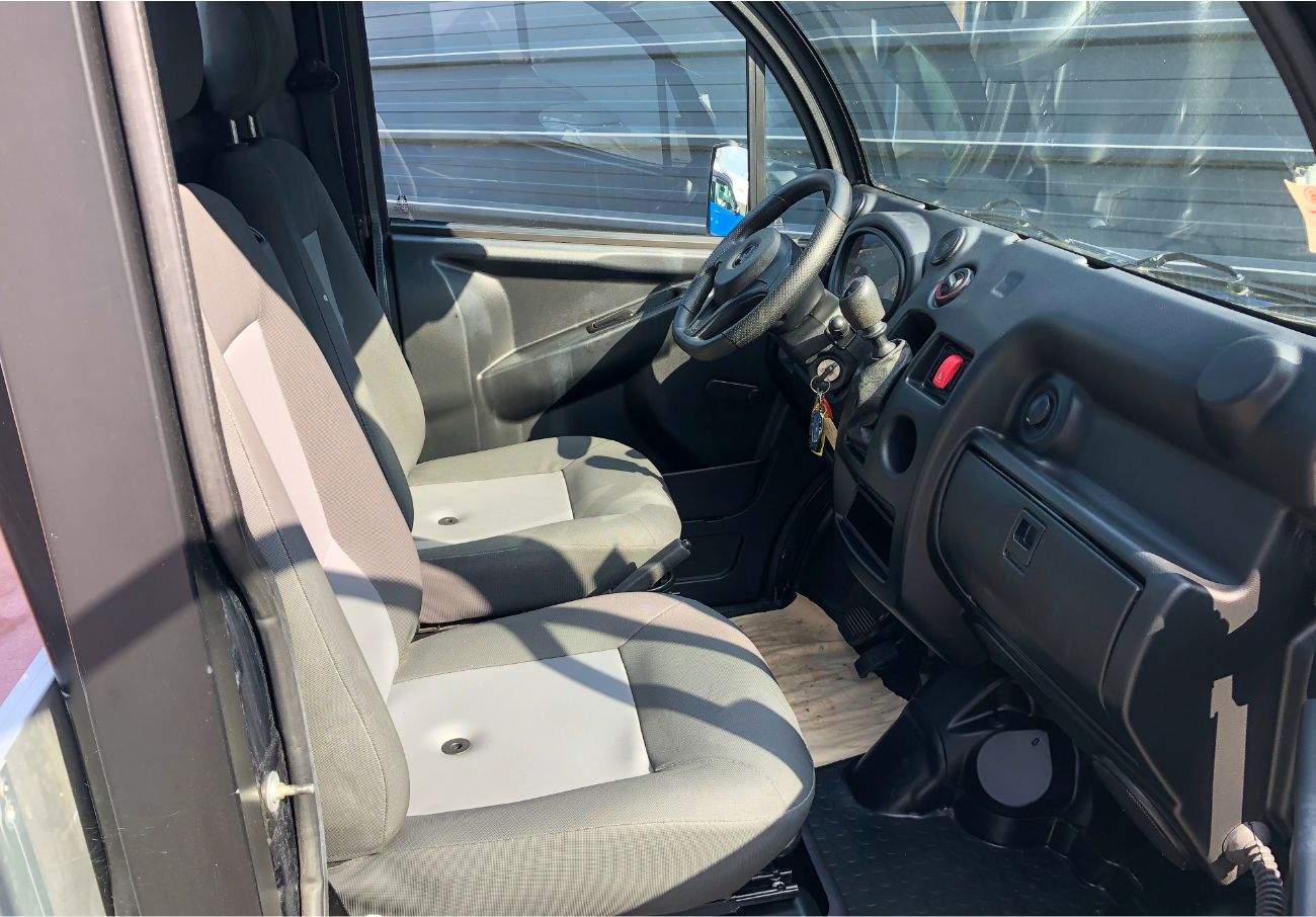Photo Aixam D-Truck Plateau Bleu - Intérieur