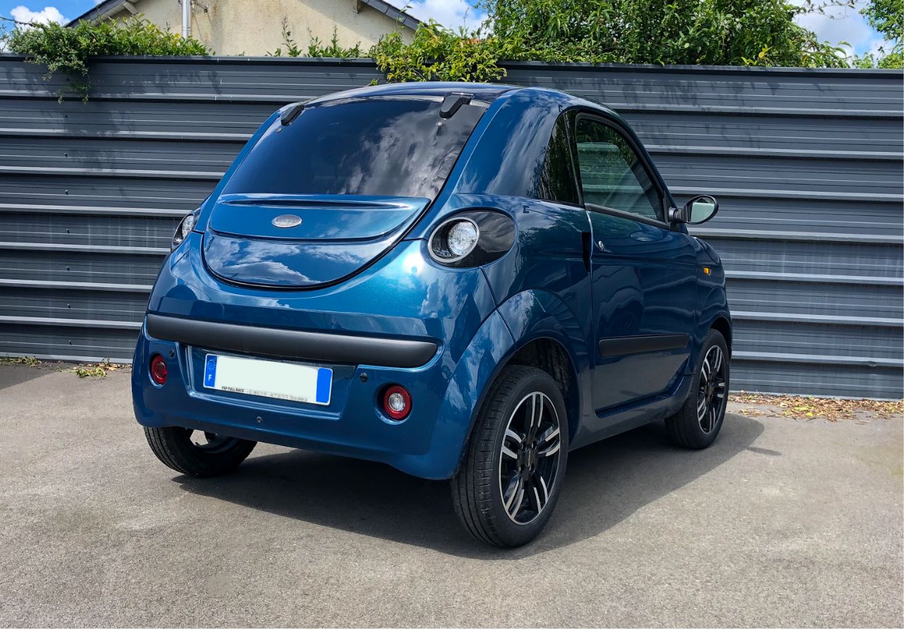 Photo Microcar Dué Bleu moteur Progress - Arrière